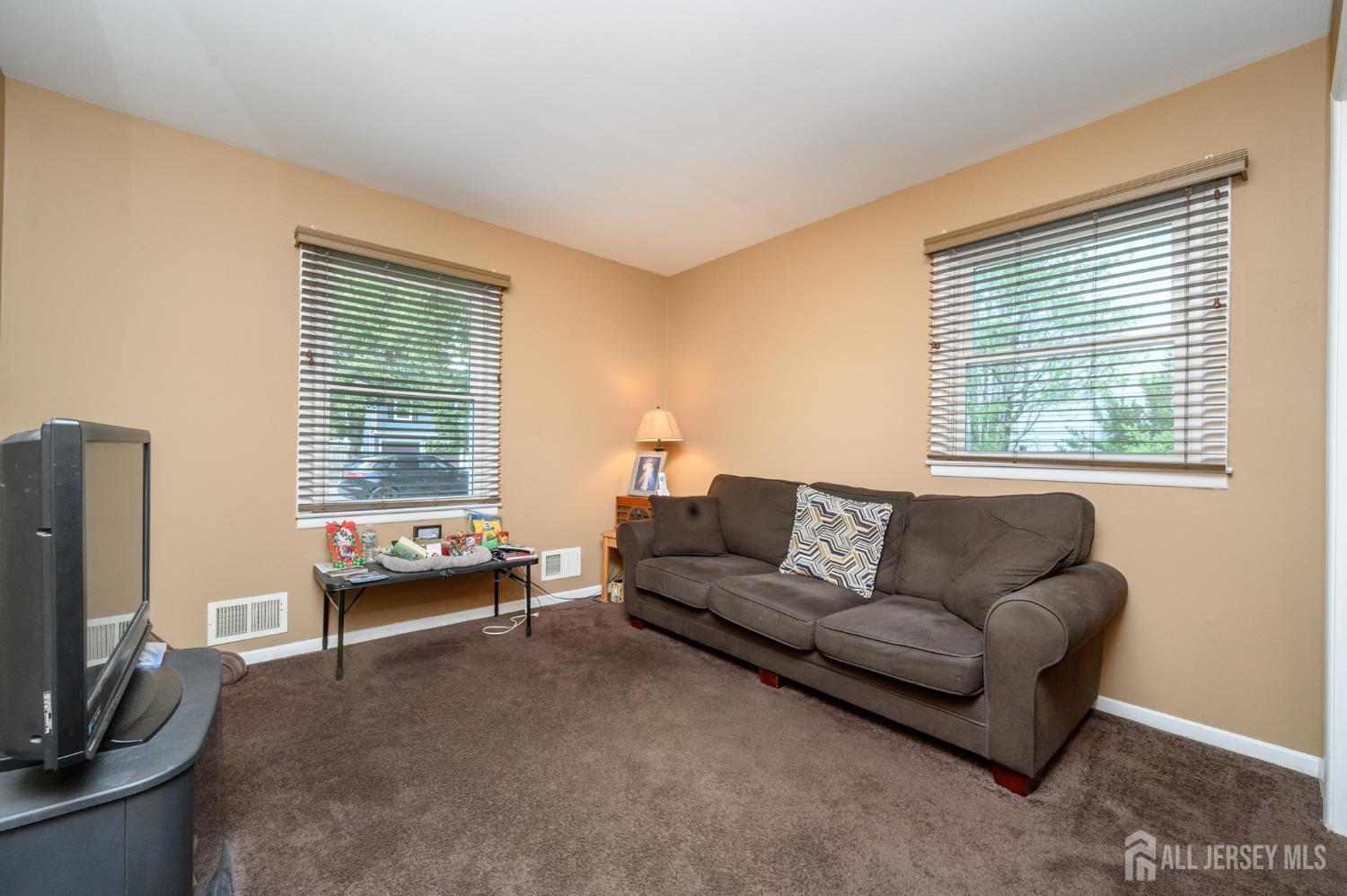 5 Evergreen Place Howell NJ 07731