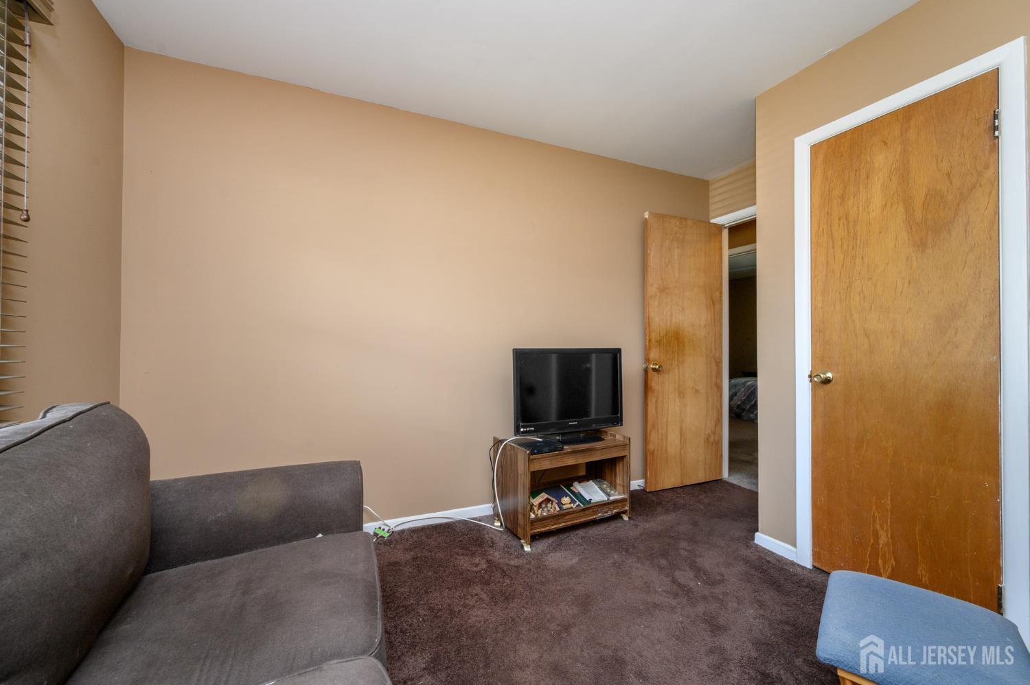 5 Evergreen Place Howell NJ 07731