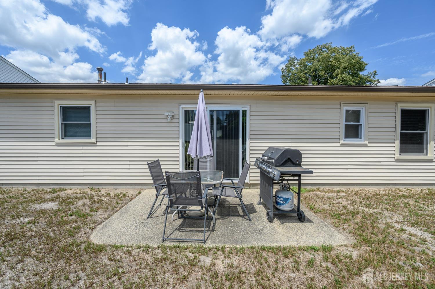 5 Evergreen Place Howell NJ 07731
