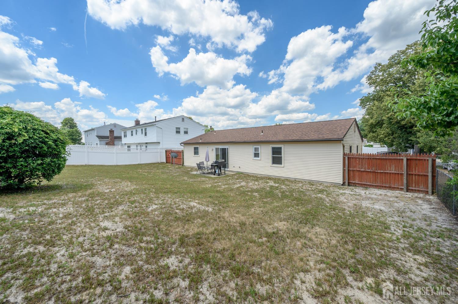 5 Evergreen Place Howell NJ 07731