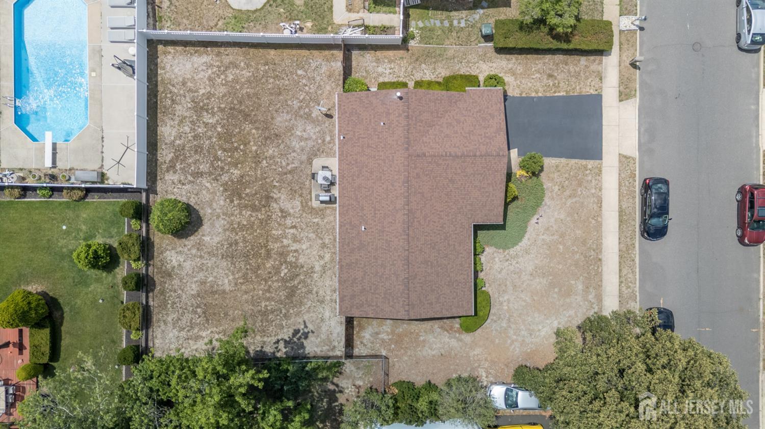 5 Evergreen Place Howell NJ 07731