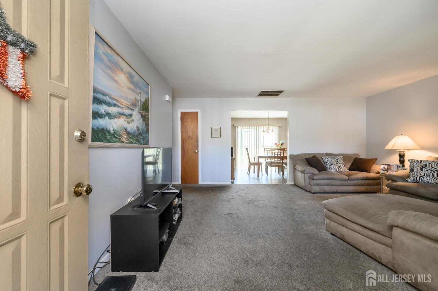 5 Evergreen Place Howell NJ 07731