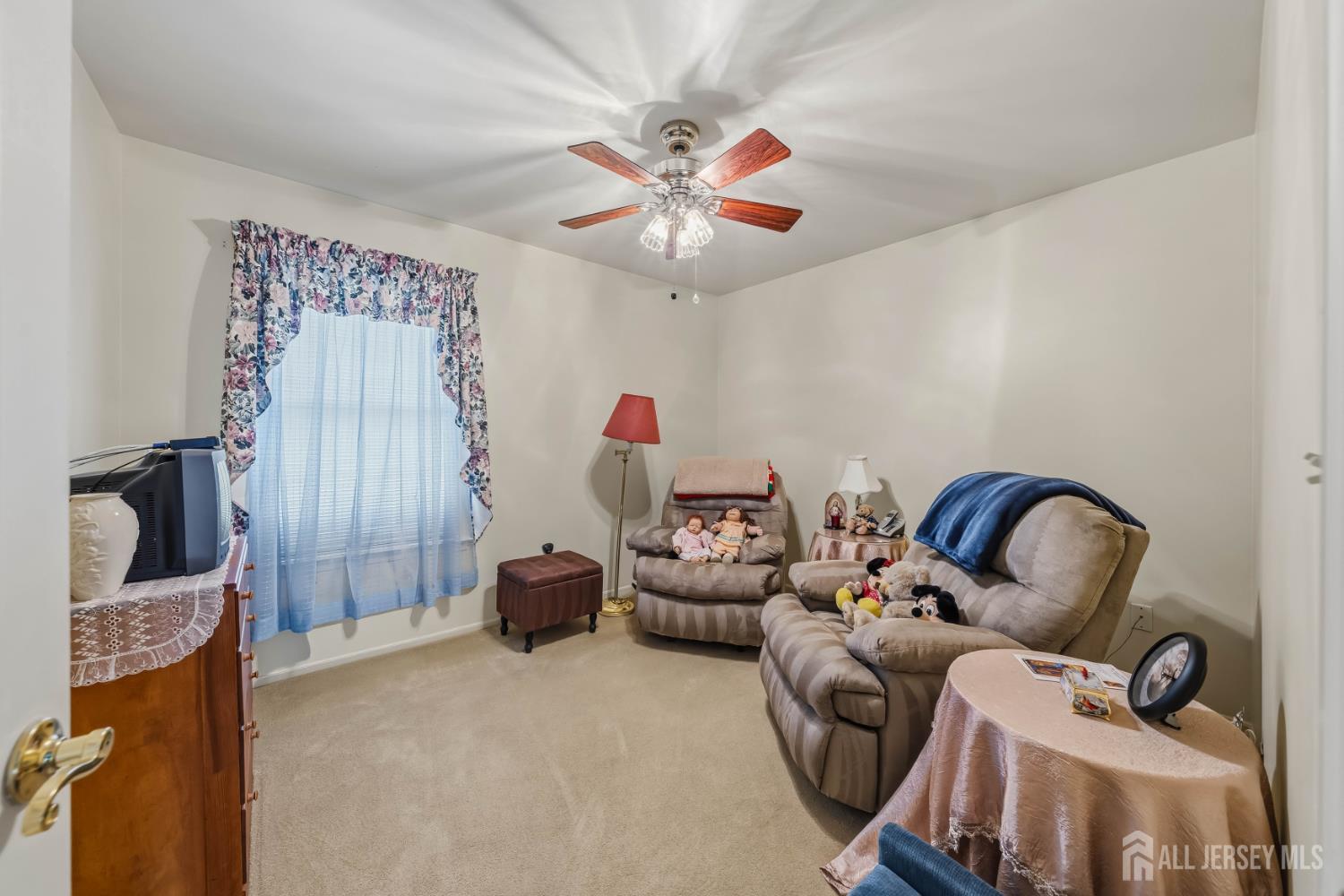 144 S Cliff Road Colonia NJ 07067