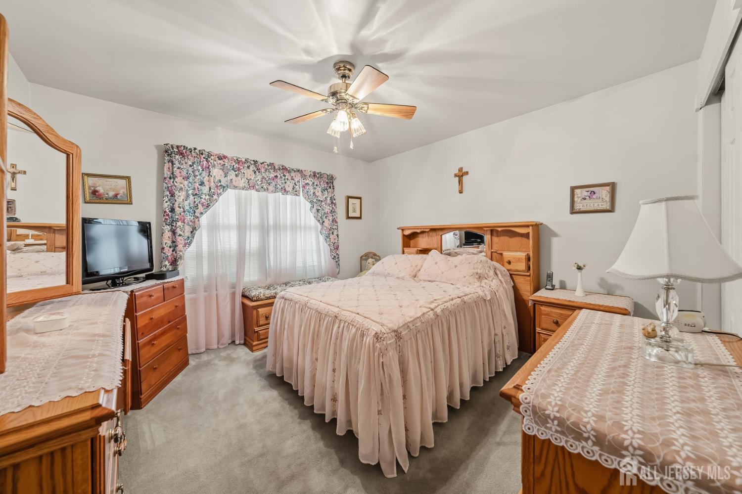 144 S Cliff Road Colonia NJ 07067