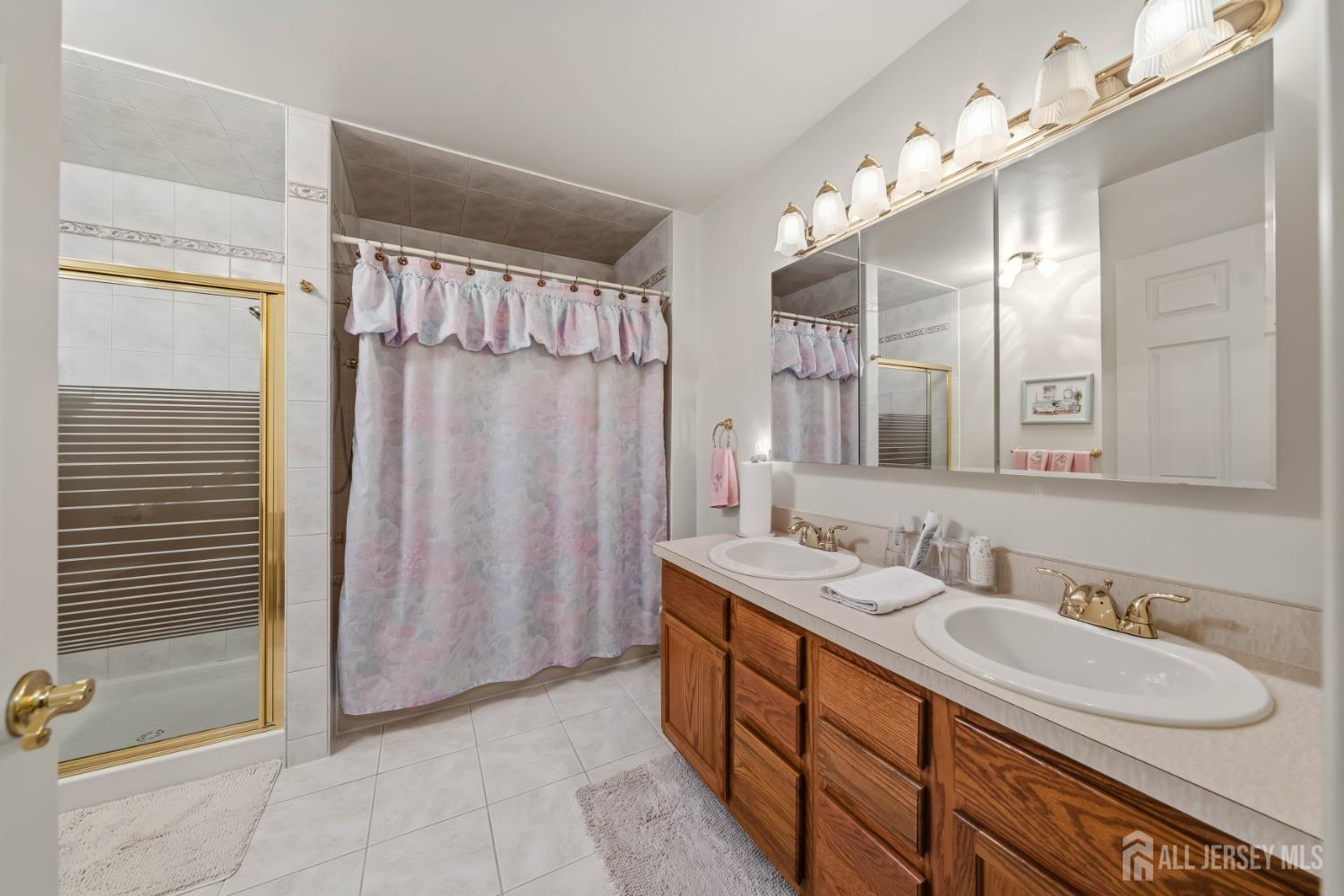 144 S Cliff Road Colonia NJ 07067
