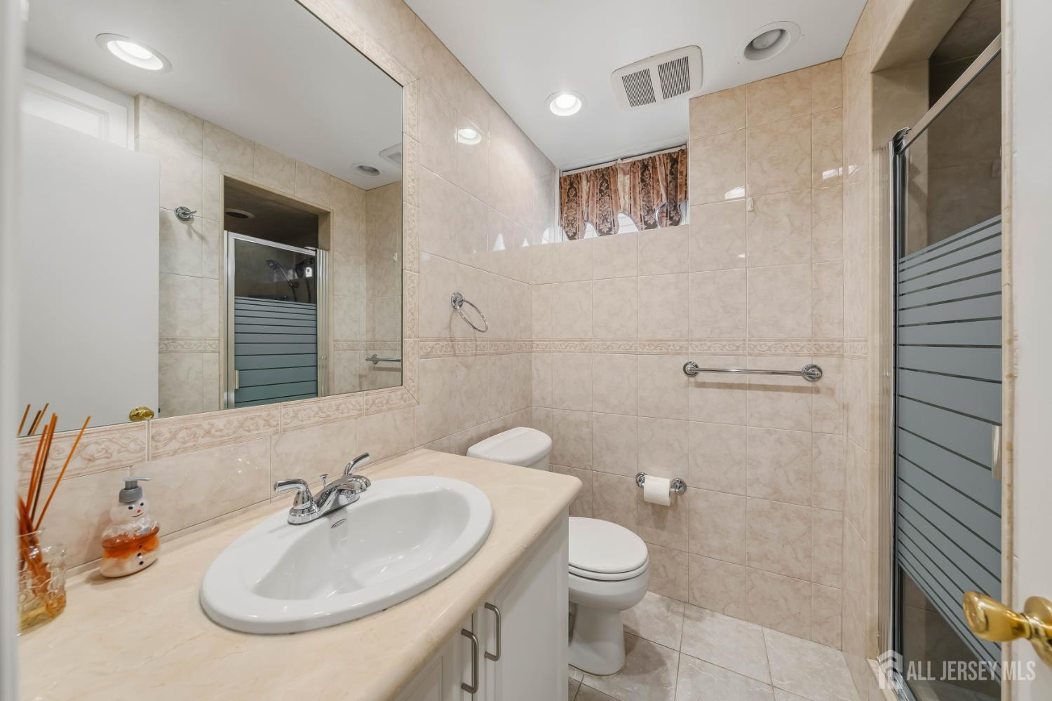144 S Cliff Road Colonia NJ 07067