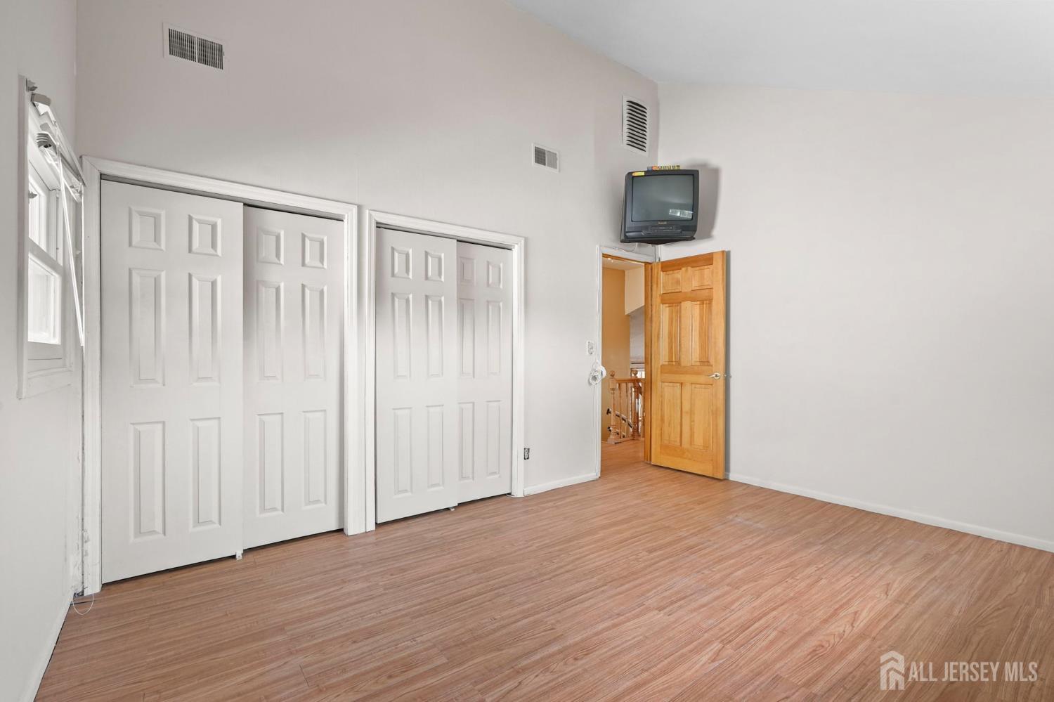 49 Frederick Place Parlin NJ 08859