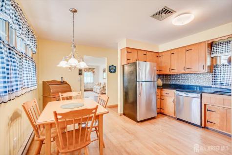 5 Charles Street Sayreville NJ 08879