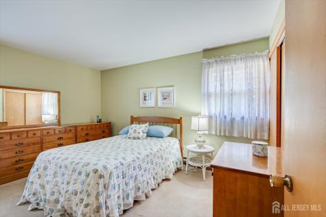 5 Charles Street Sayreville NJ 08879