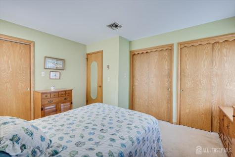 5 Charles Street Sayreville NJ 08879