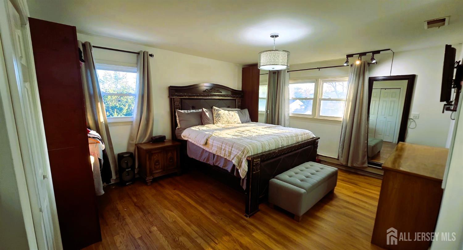 7 Stradford Road Sayreville NJ 08859