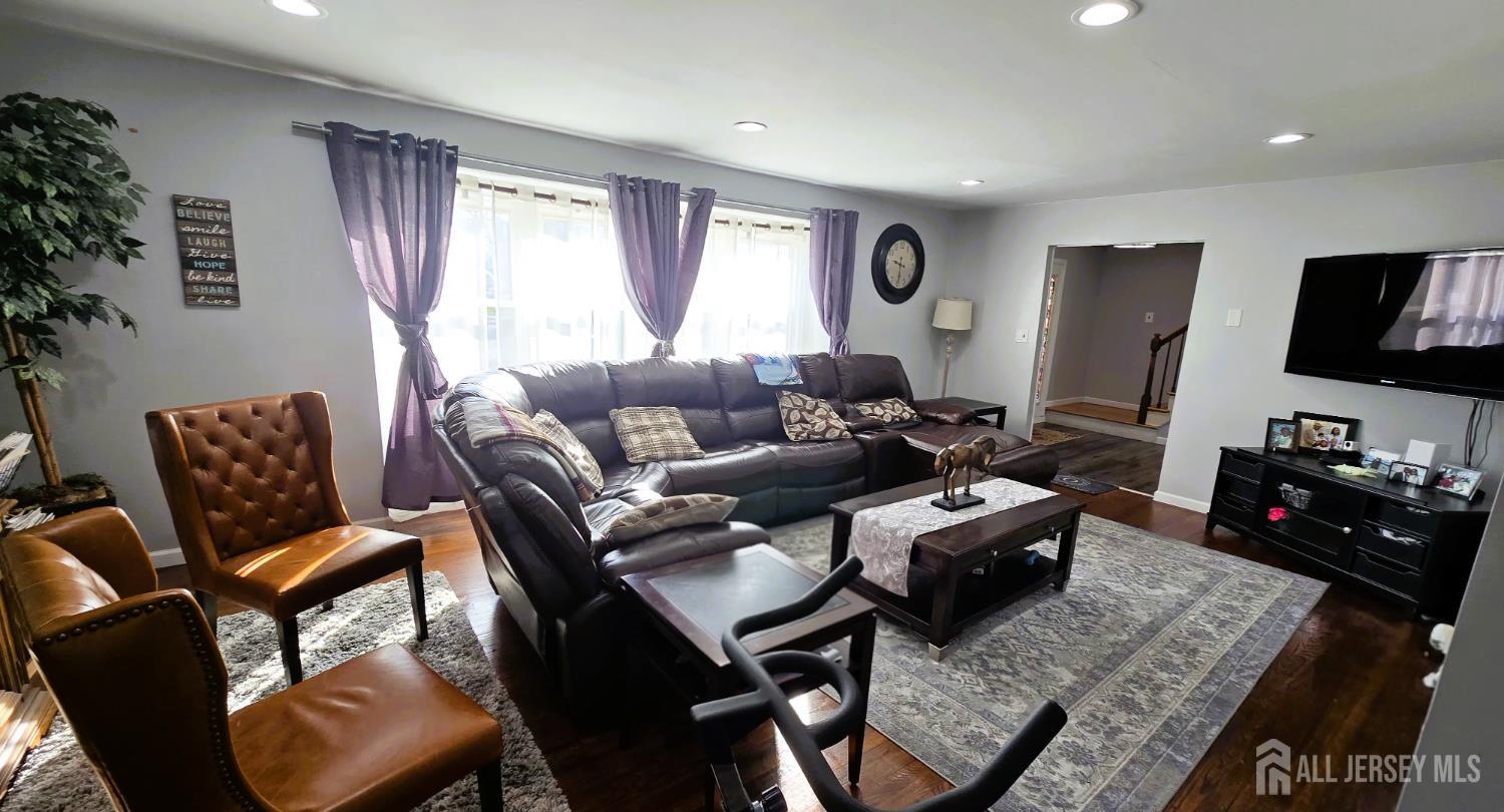 7 Stradford Road Sayreville NJ 08859