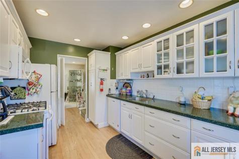 68 Beechwood Avenue Edison NJ 08837