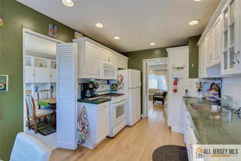 68 Beechwood Avenue Edison NJ 08837