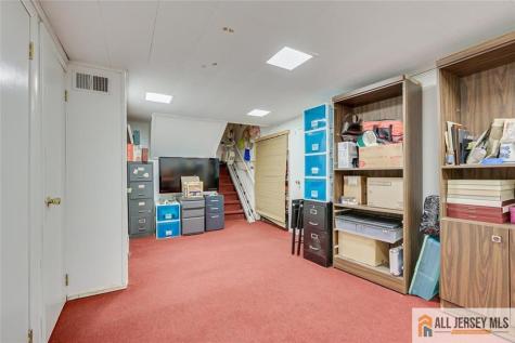 68 Beechwood Avenue Edison NJ 08837