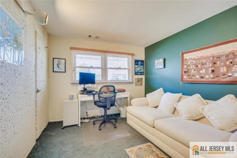 68 Beechwood Avenue Edison NJ 08837