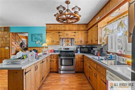 521 E Long Branch Avenue Ocean Gate NJ 08740