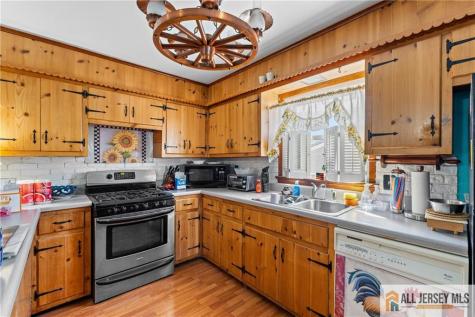 521 E Long Branch Avenue Ocean Gate NJ 08740