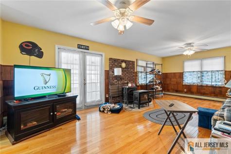 521 E Long Branch Avenue Ocean Gate NJ 08740