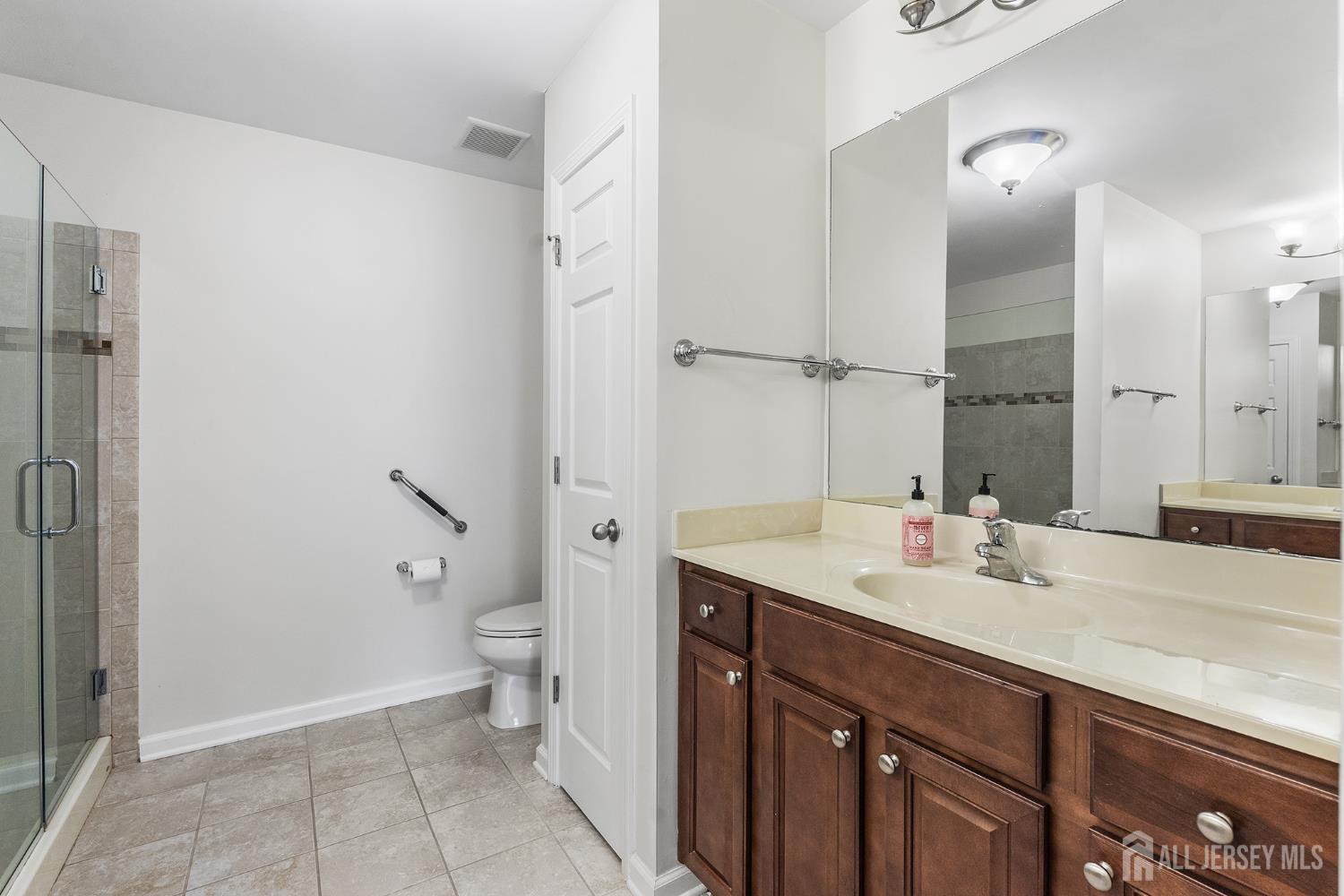 2357 Berkshire Lane North Brunswick NJ 08902