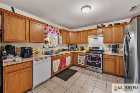 643 Drake Avenue Middlesex NJ 08846