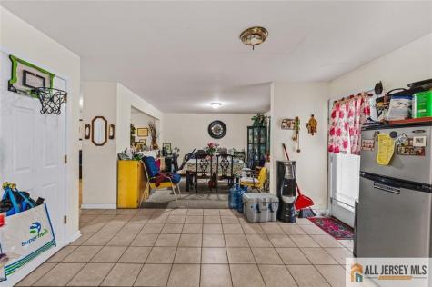 643 Drake Avenue Middlesex NJ 08846