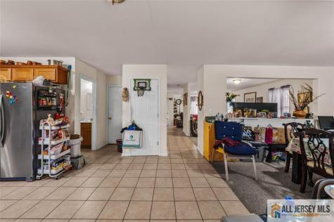 643 Drake Avenue Middlesex NJ 08846