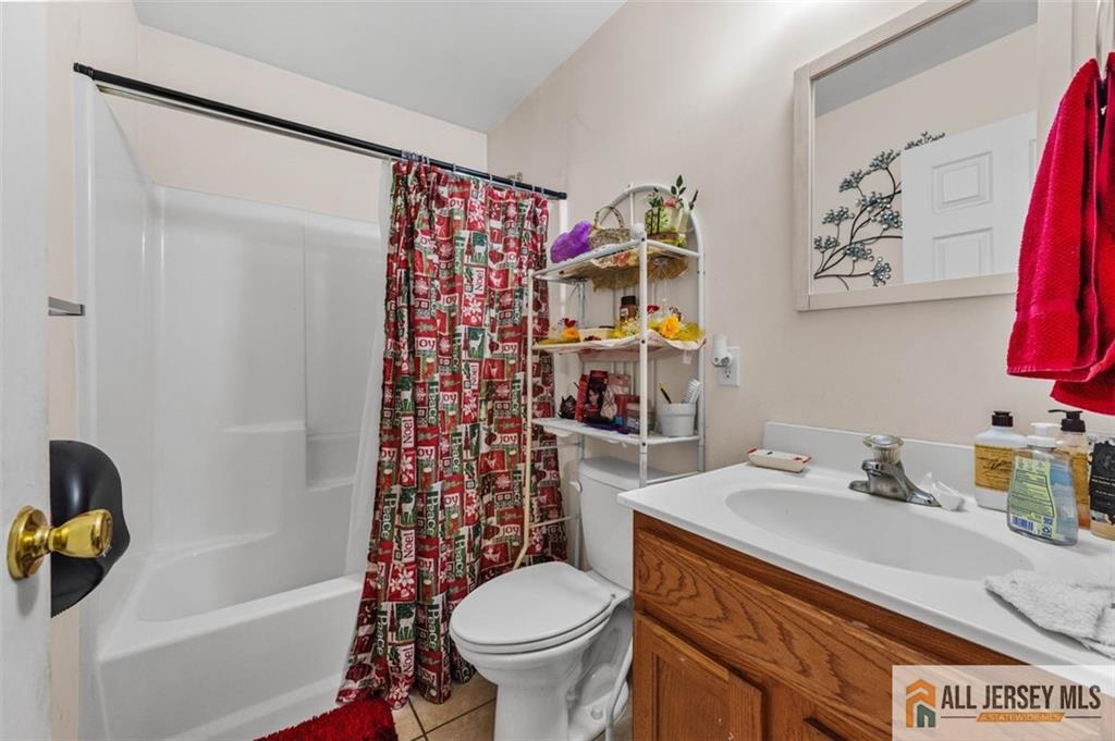 643 Drake Avenue Middlesex NJ 08846