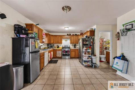 643 Drake Avenue Middlesex NJ 08846
