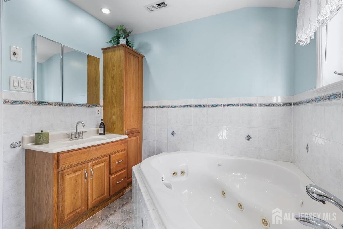 194 Starlight Court Old Bridge NJ 08857