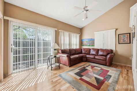 36 Wintons Way Monroe NJ 08831