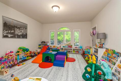 5 Ramapo Court Colts Neck NJ 07722