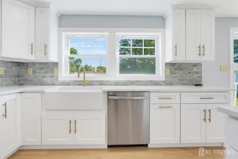 10 Snyder Avenue Sayreville NJ 08872