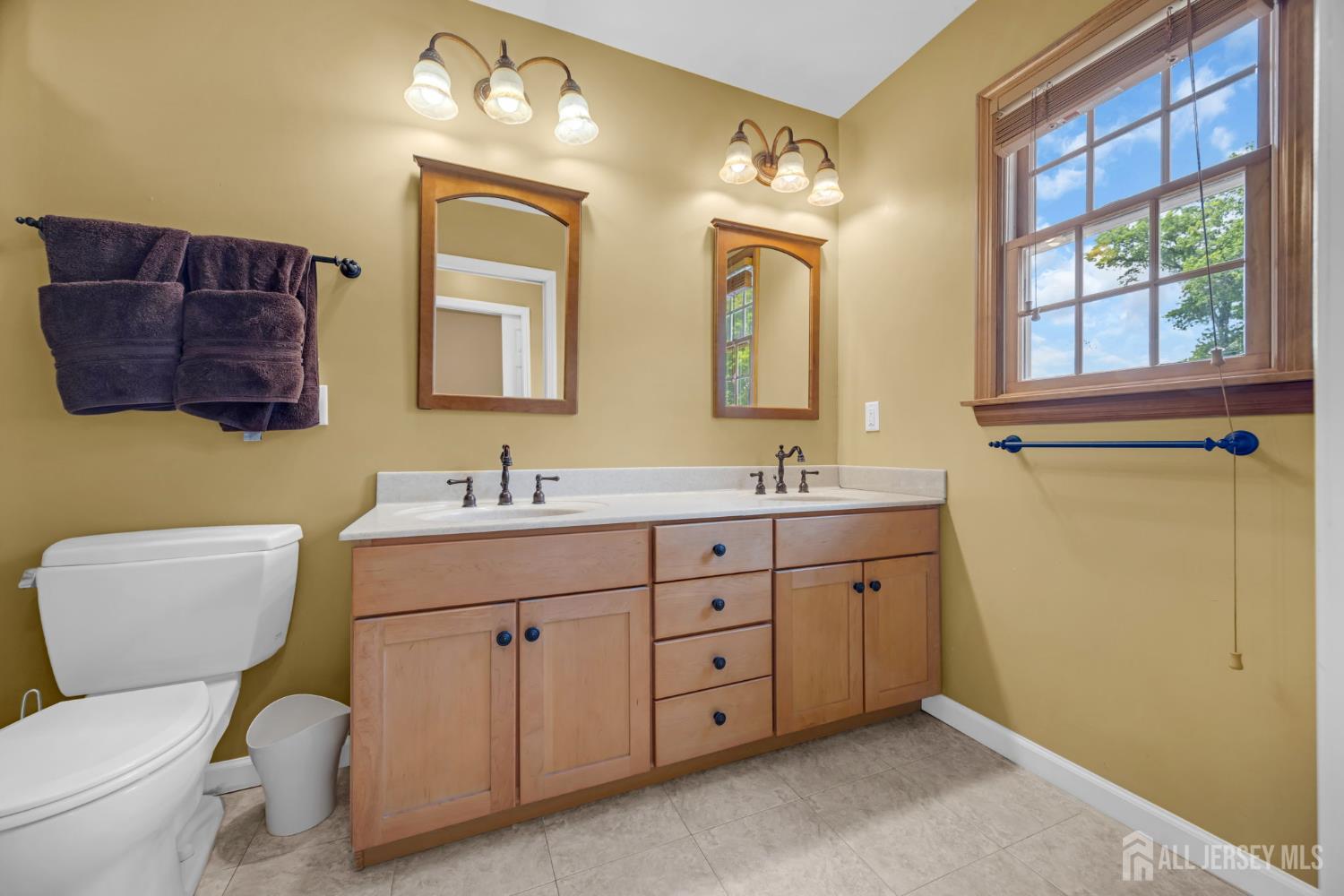 137 Woodland Avenue Fords NJ 08863
