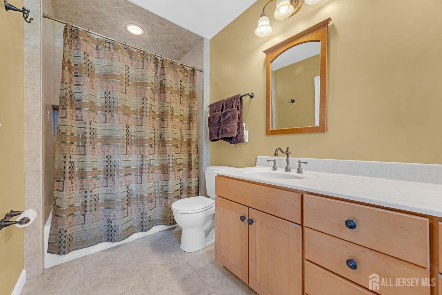 137 Woodland Avenue Fords NJ 08863