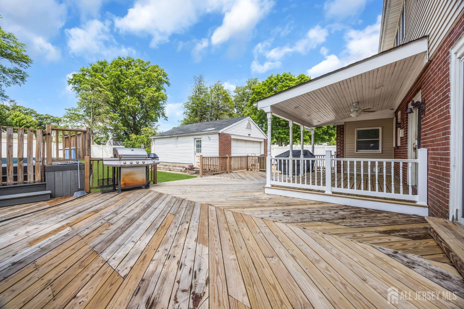 137 Woodland Avenue Fords NJ 08863