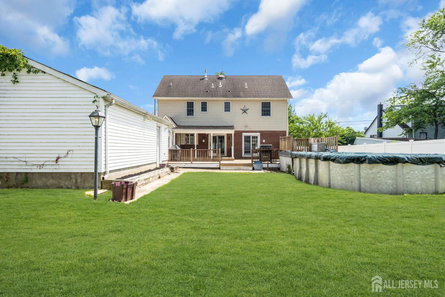 137 Woodland Avenue Fords NJ 08863