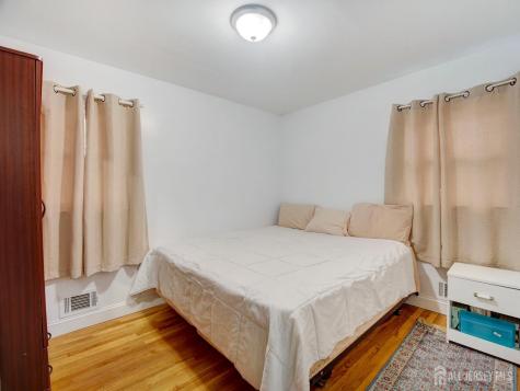 17 Thelma Court Colonia NJ 07067
