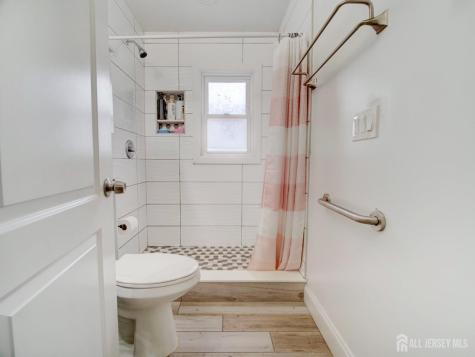 17 Thelma Court Colonia NJ 07067