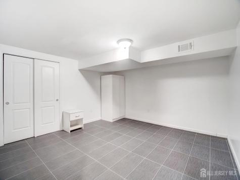 17 Thelma Court Colonia NJ 07067