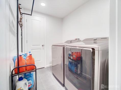 17 Thelma Court Colonia NJ 07067