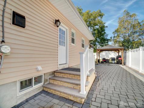 17 Thelma Court Colonia NJ 07067