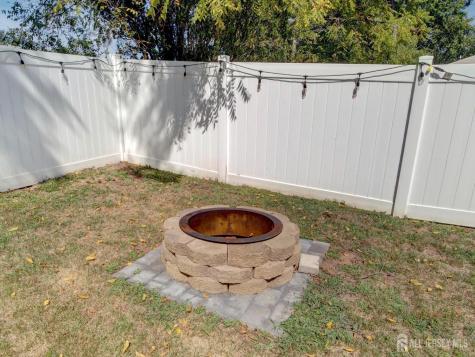 17 Thelma Court Colonia NJ 07067