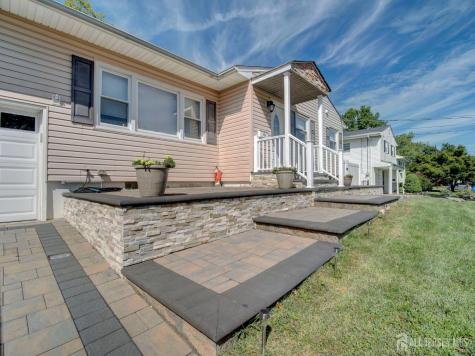 17 Thelma Court Colonia NJ 07067