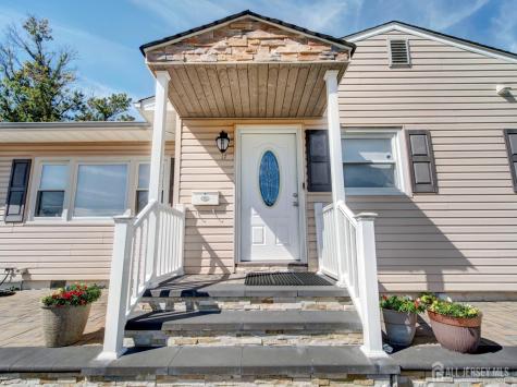 17 Thelma Court Colonia NJ 07067