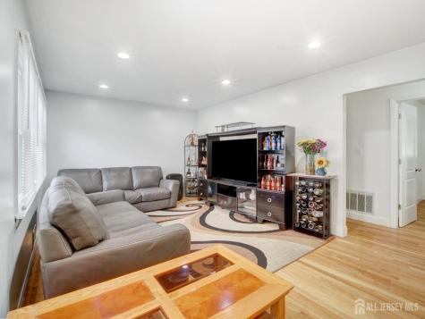 17 Thelma Court Colonia NJ 07067
