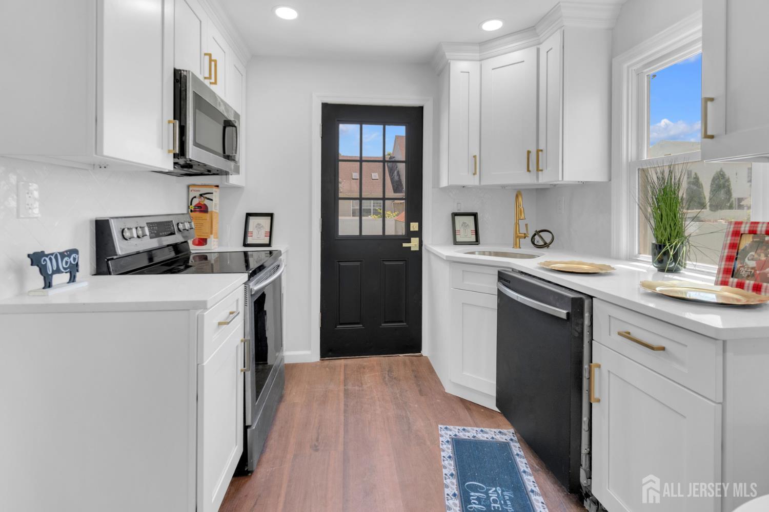 197 Delaware Avenue Aberdeen NJ 07721