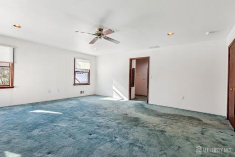 22 Roosevelt Street South River NJ 08882