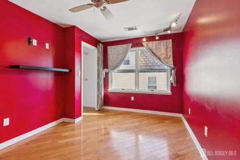 22 Roosevelt Street South River NJ 08882