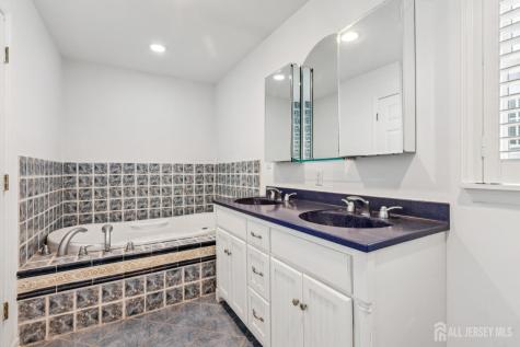 22 Roosevelt Street South River NJ 08882